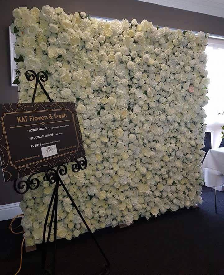 white-flower-wall-1